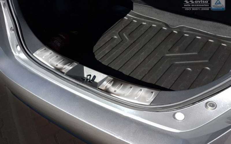 Ochranná lišta hrany kufru Nissan Leaf 2017- (hatchback