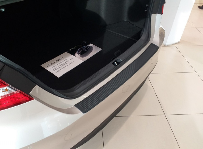 Ochranná lišta hrany kufru Toyota Camry 2017- Rider