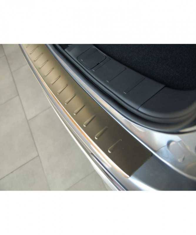 Ochranná lišta hrany kufru BMW X6 2008-2014 (E71) Alufrost