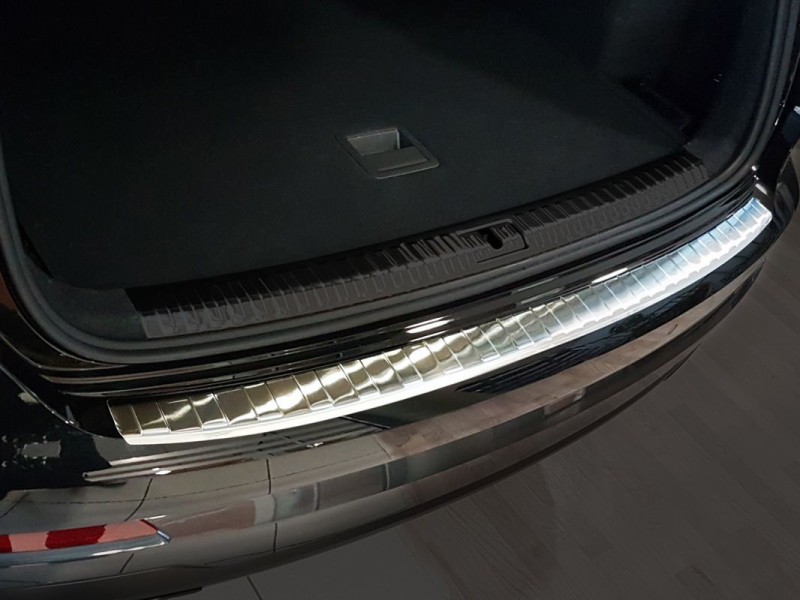 Ochranná lišta hrany kufru Audi Q3 2018- (matná) Avisa
