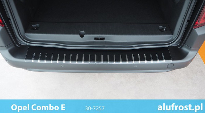 Ochranná lišta hrany kufru Opel Combo E 2018- (carbon) Alufrost