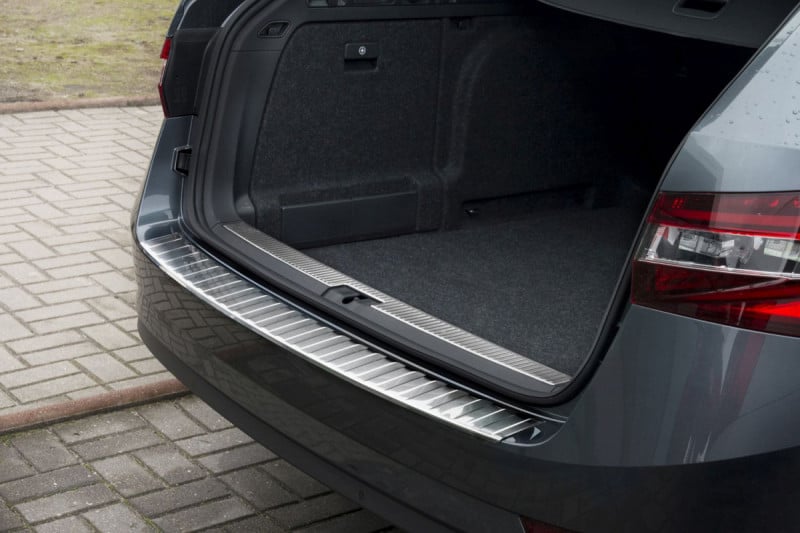 Ochranná lišta hrany kufru Škoda Superb III. 2015- (combi
