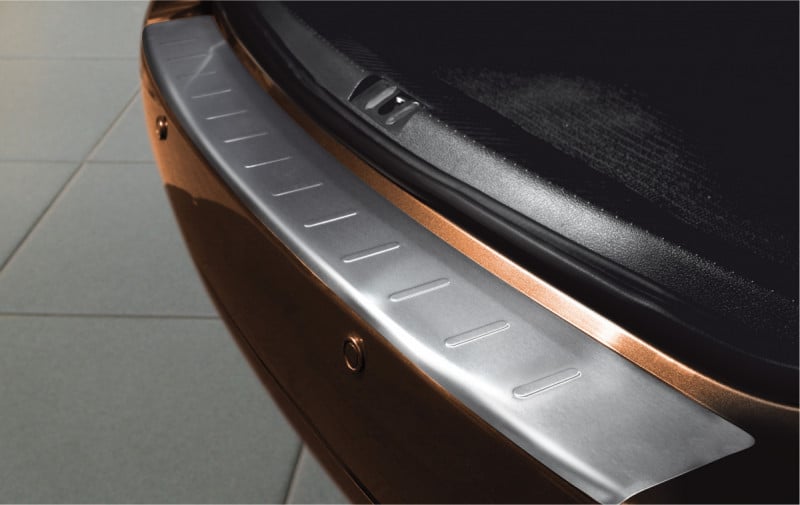 Ochranná lišta hrany kufru VW Touran 2010-2015 (II. jakost) Avisa